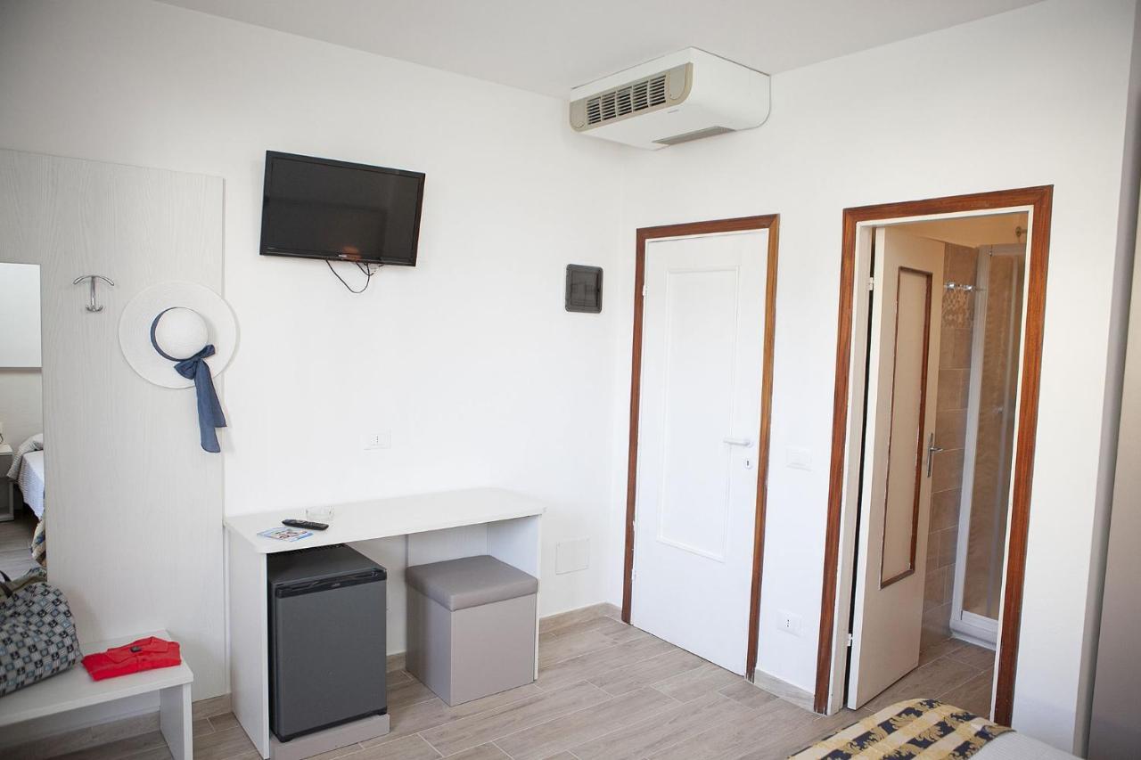 Hotel Thomas Marina di Campo Exterior photo
